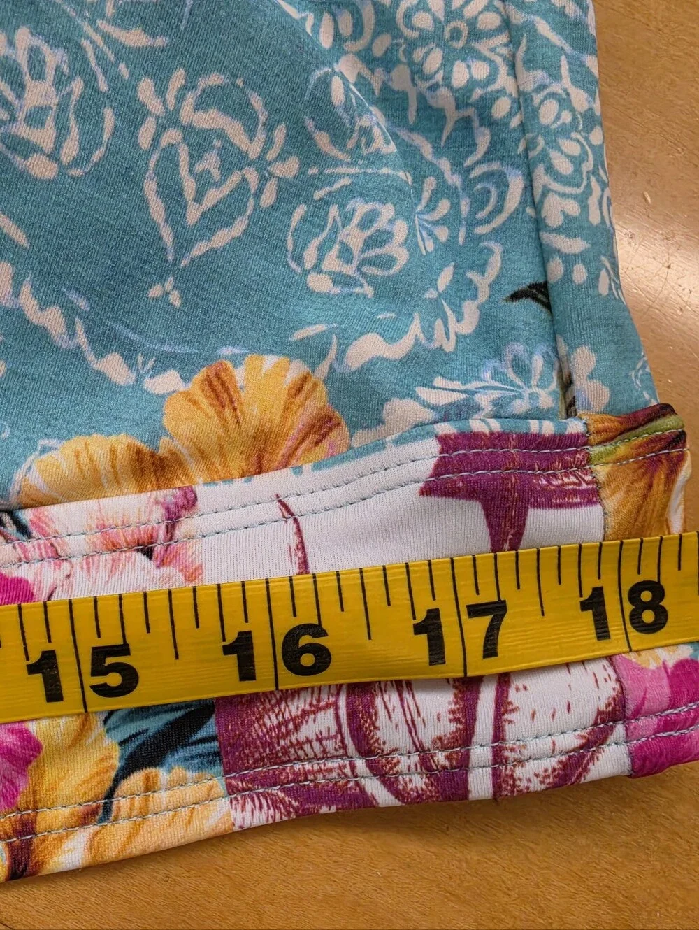 Torrid Wireless Triangle Bikini Top Size 3 EUC